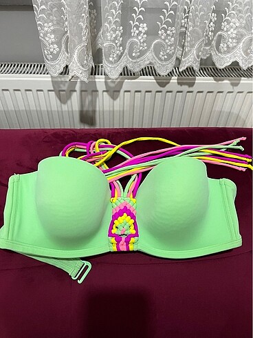 Penti bikini üstü