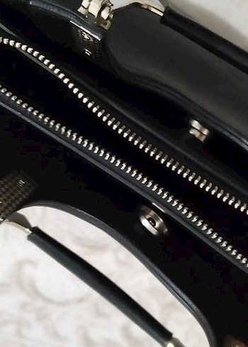 Kadın Siyah Deri Tokalı Çanta - Görsel 3