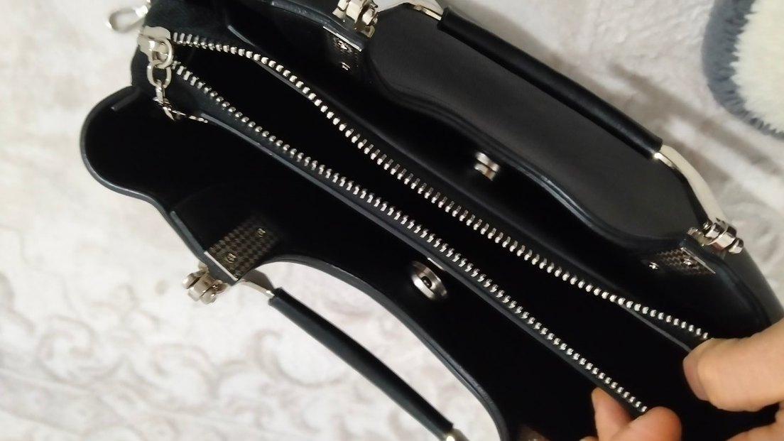 Kadın Siyah Deri Tokalı Çanta - Görsel 3