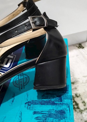 Siyah Tokalı Topuklu Kadın Ayakkabı - Görsel 3