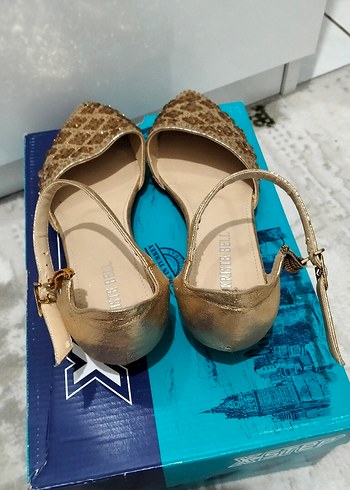 Altın Renkli Kemerli Blok Topuklu Kadın Babet - Görsel 4