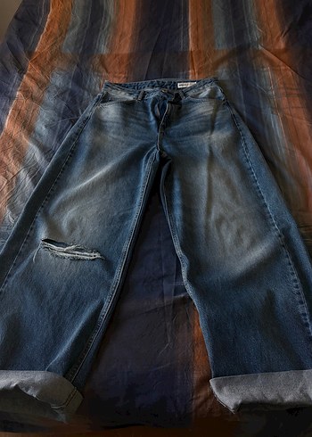 Bershka Mavi Yikamali Rahat Kesim Jean
