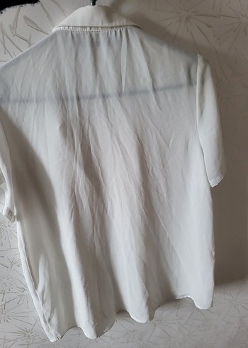 Düğmeli Beyaz Kısa Kollu Keten Gömlek - Görsel 3