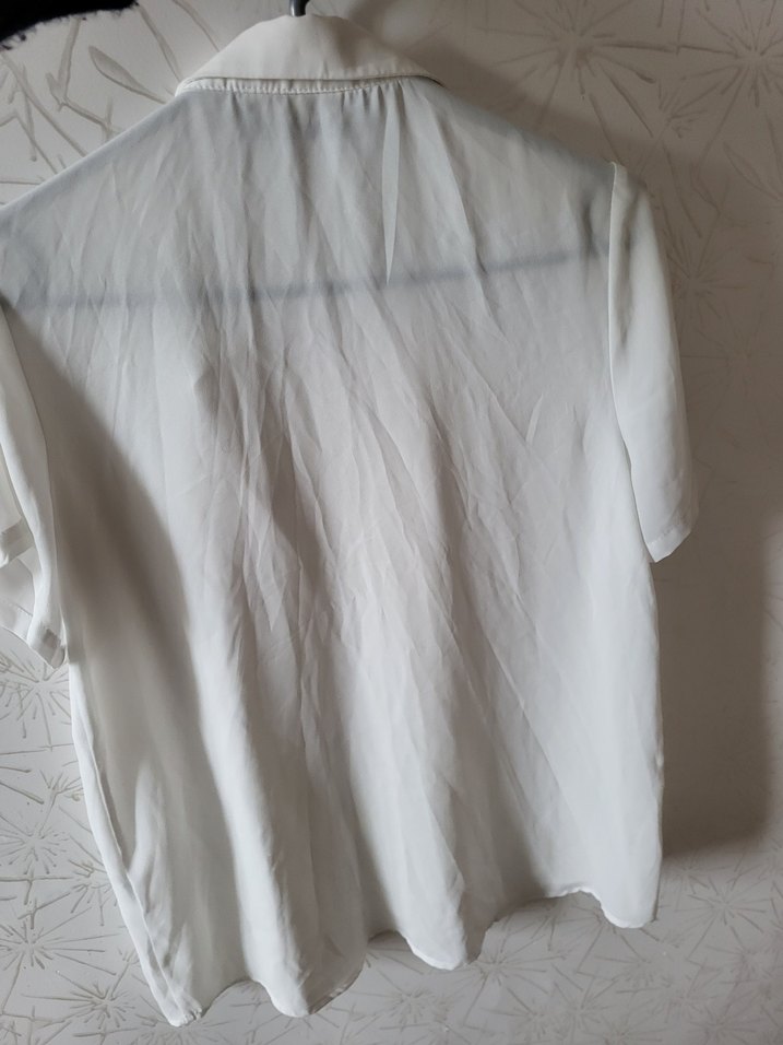 Düğmeli Beyaz Kısa Kollu Keten Gömlek - Görsel 3