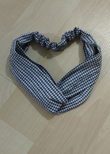 Ekoseli saç bandanası