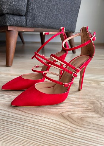 36 Beden Jabotter Kırmızı Stiletto
