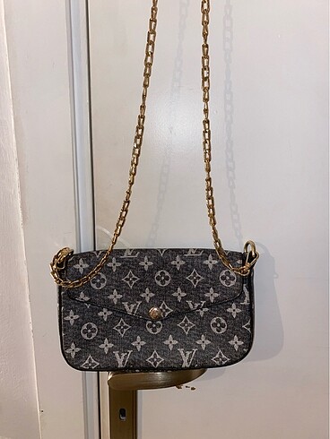 Louis Vuitton LV kol ve el çantası
