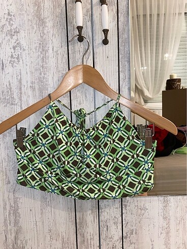BERSHKA boyundan bağlamalı crop