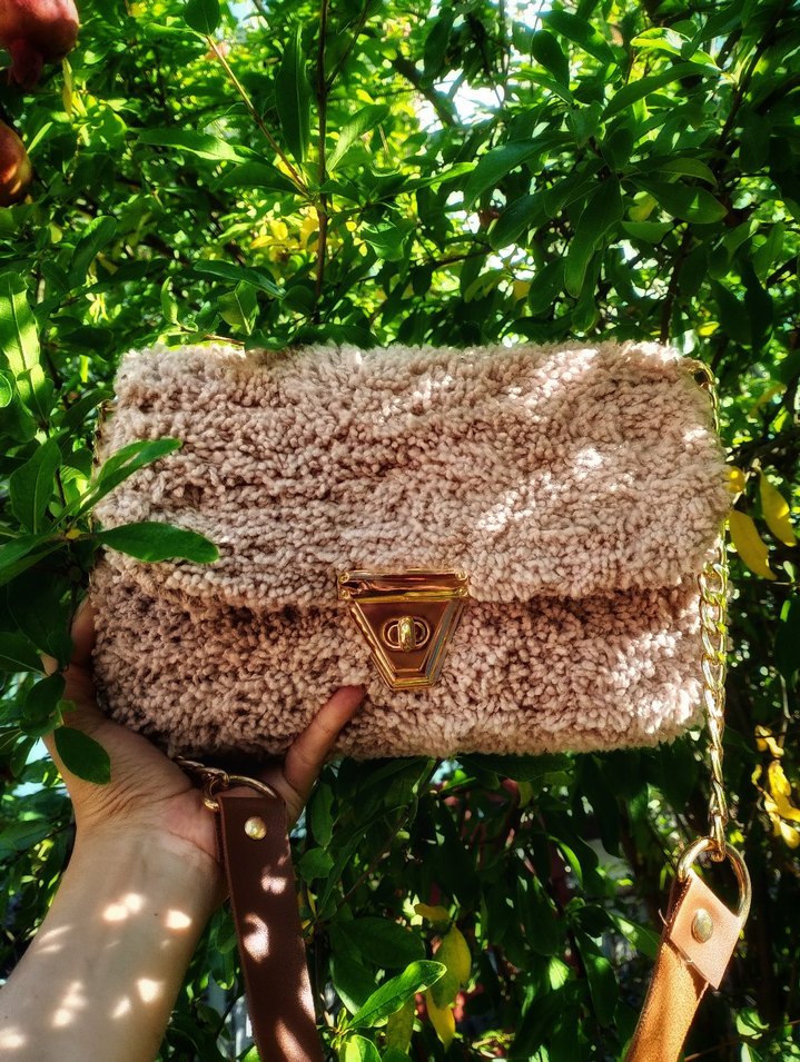 Kahverengi Kürklü Örgü Kadın Çanta - Görsel 2