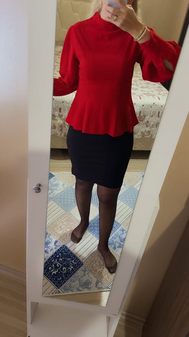 Kırmızı Yüksek Yakalı Kadın Ofis Bluzu - Görsel 2