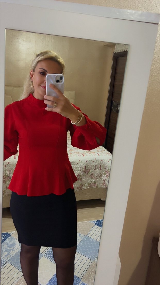 Kırmızı Yüksek Yakalı Kadın Ofis Bluzu - Görsel 3