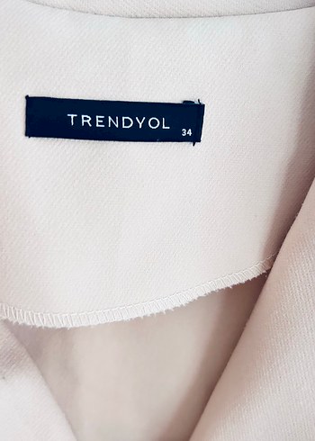 Bej Düğmeli Kısa Tulum - Görsel 3