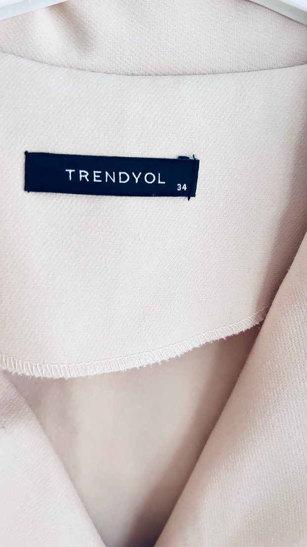 Bej Düğmeli Kısa Tulum - Görsel 3