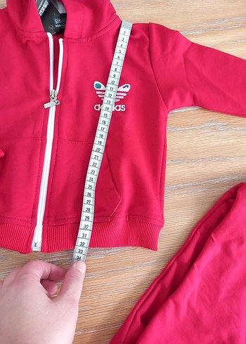 Kız Çocuk Kırmızı Kapüşonlu Adidas Eşofman Takımı - Görsel 4