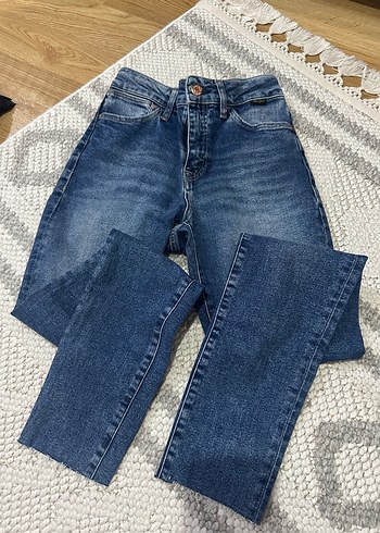 32 Beden Mavi Kadın Normal Kesim Denim Jean