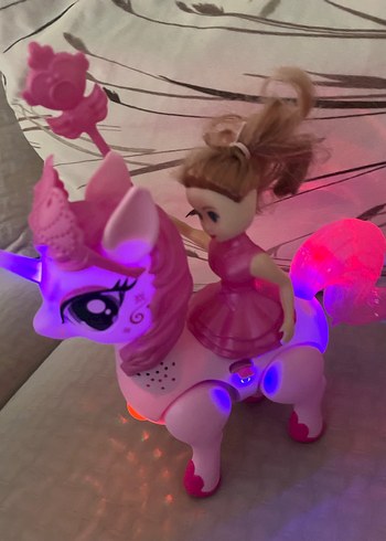 Pembe At ve Bebek Figür Aksiyon Oyuncağı - Görsel 4