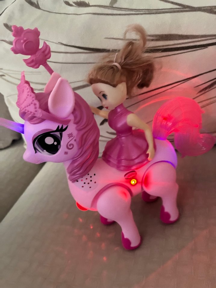 Pembe At ve Bebek Figür Aksiyon Oyuncağı - Görsel 3