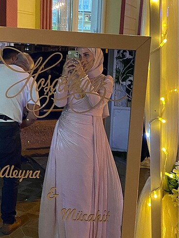 Rahat ve şık şalıyla satılık abiye