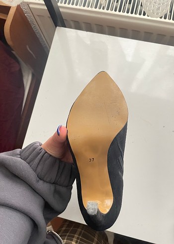 Siyah Süet Stiletto Topuklu Kadın Bot - Görsel 4