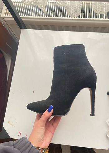 Siyah Süet Stiletto Topuklu Kadın Bot - Görsel 5