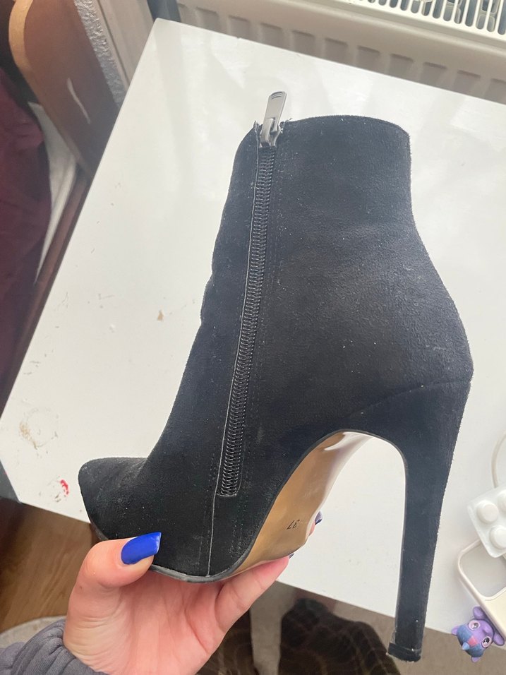 Siyah Süet Stiletto Topuklu Kadın Bot - Görsel 3