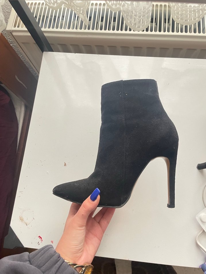 Siyah Süet Stiletto Topuklu Kadın Bot - Görsel 5