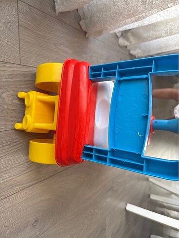 Beden Fisher Price ilk arabam
