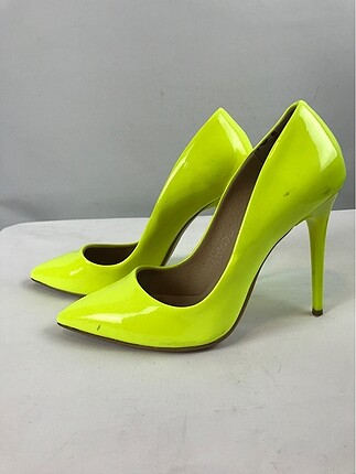 38 Beden Sarı Stiletto
