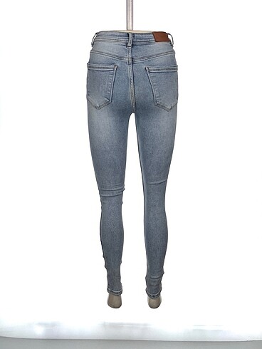 34 Beden Diğer Skinny %70 İndirimli.
