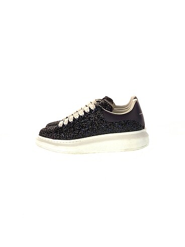 Alexander McQueen Spor Ayakkabı %70 İndirimli.
