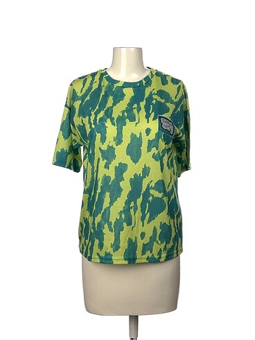Trendyol & Milla T-shirt %70 İndirimli.
