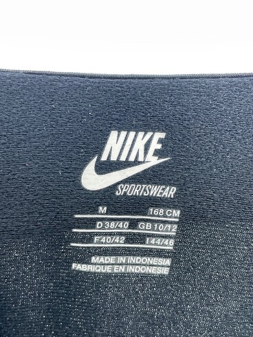 m Beden siyah Renk Nike Ceket %70 İndirimli.