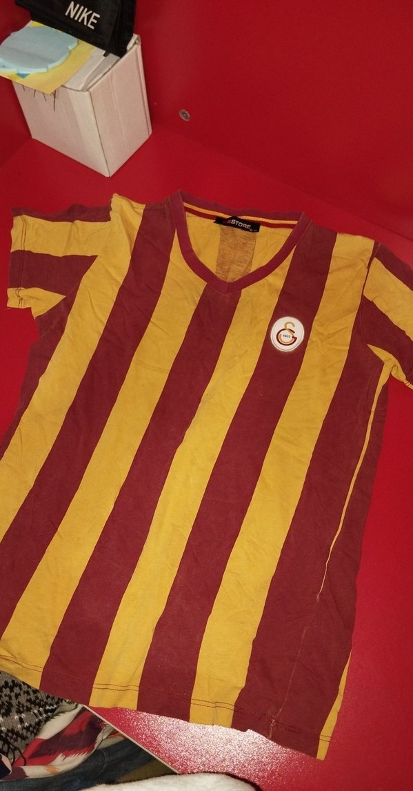 Erkek Çocuk Kısa Kollu Galatasaray Tişörtü - Görsel 2