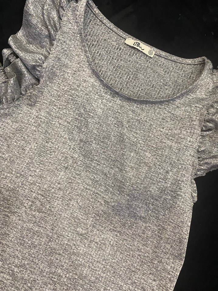 Gri Kız  Fırfırlı Kolsuz Bluz - Görsel 2