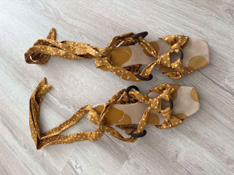 Sarı Puantiyeli İpek Görünümlü Bohem Topuklu Sandalet - Görsel 2