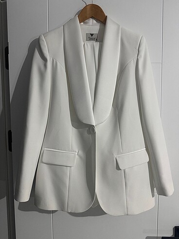 Beyaz pantolon ceket takım - Görsel 5