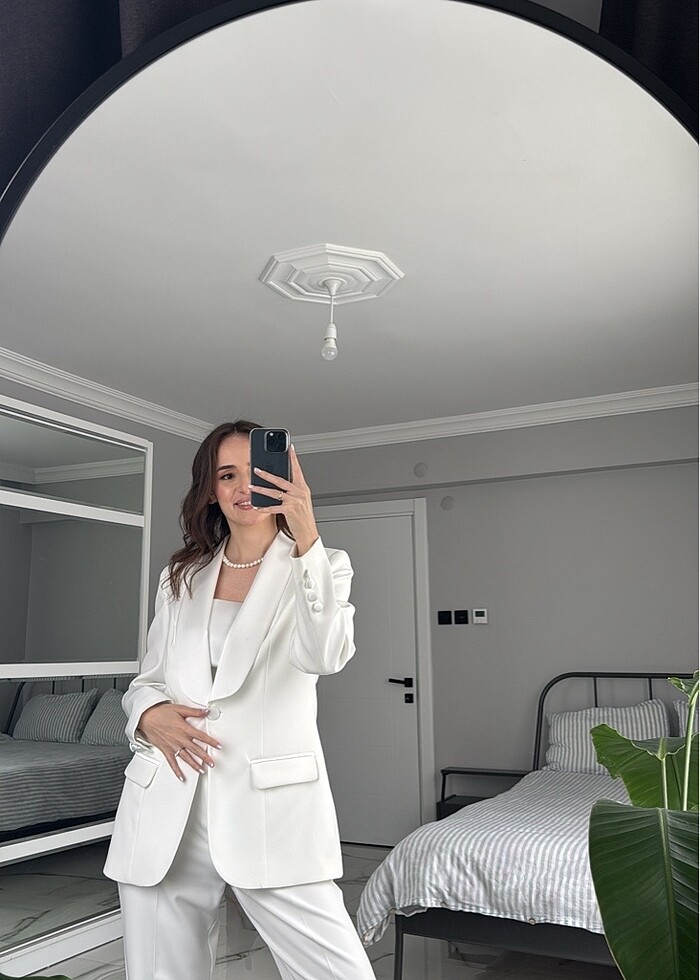 Beyaz pantolon ceket takım - Görsel 3