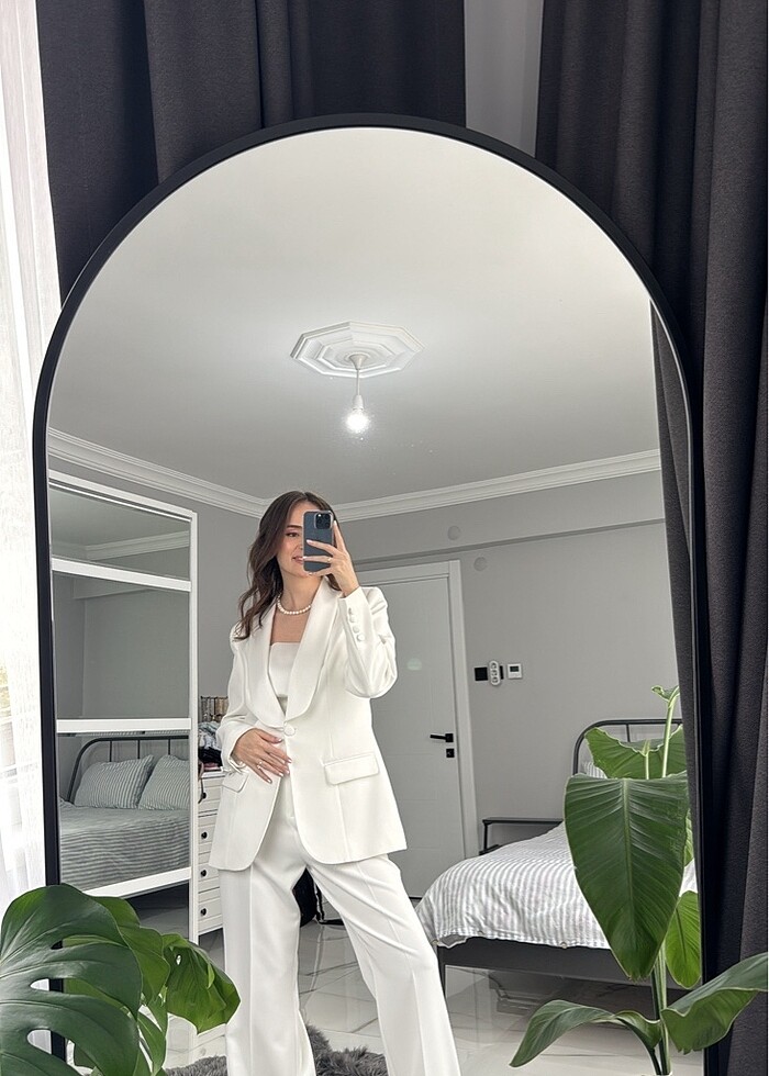 Beyaz pantolon ceket takım - Görsel 2