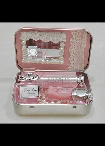 Altoids Pinterest Metal Kutu Coquette