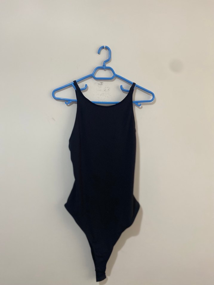 Siyah İnce Askılı Kadın Sırt Dekolteli Body - Görsel 2