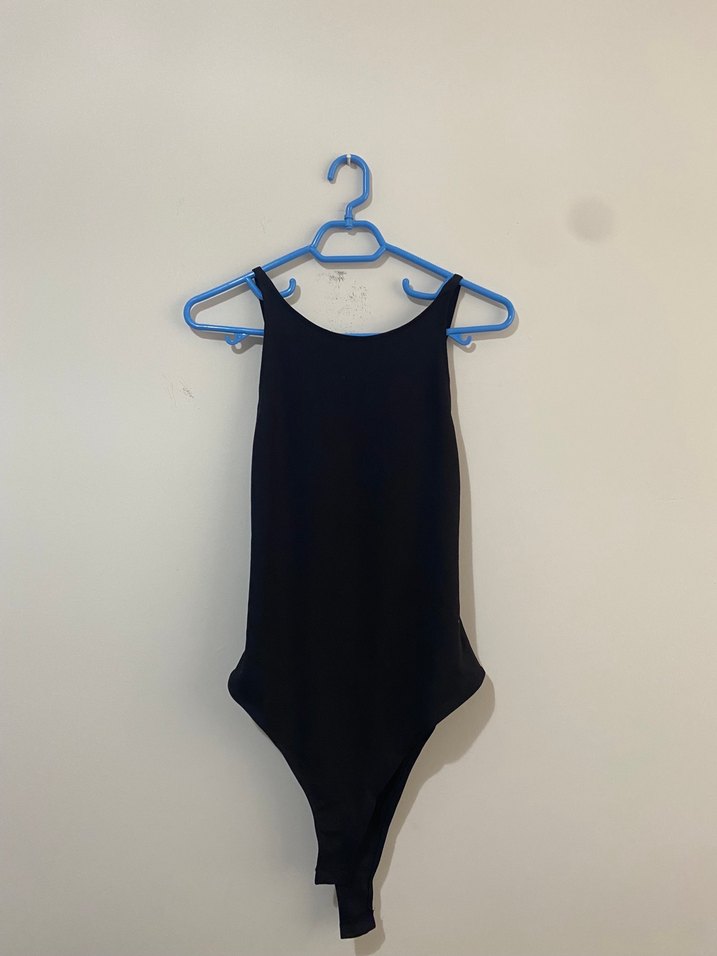 Siyah İnce Askılı Kadın Sırt Dekolteli Body - Görsel 3