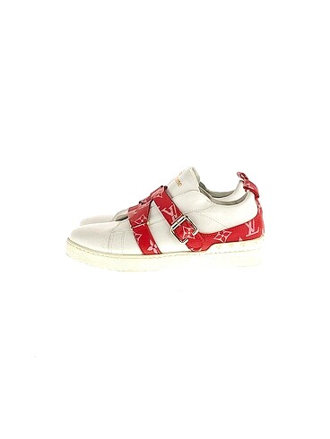 Louis Vuitton Spor Ayakkabı %70 İndirimli.