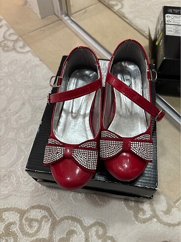 Kırmızı topuklu ayakkabı - Görsel 5
