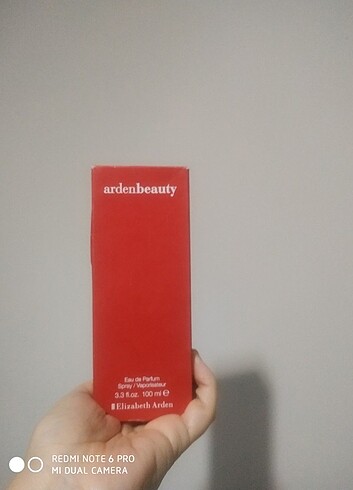  Beden Elizabeth Arden Beauty Parfüm 100 Ml