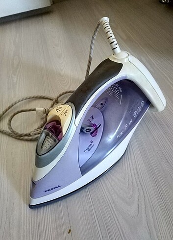 Tefal Buharlı ütü 