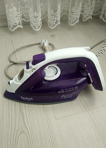 Tefal Buharlı ütü 