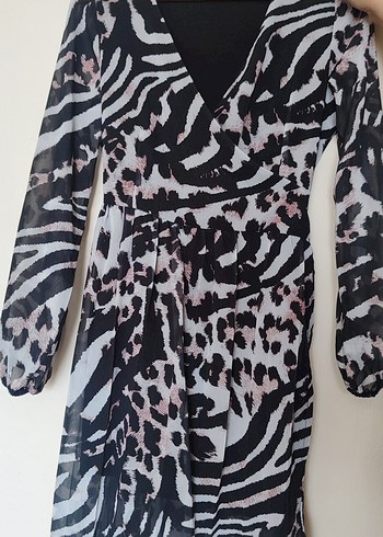 36 Beden Zebra Desenli Tül Kruvaze Elbise