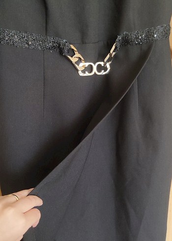 Zincir Detaylı Siyah Uzun Kadın Elbise - Görsel 2