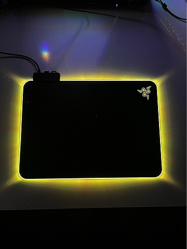 Razer FİREFLY V2 RGB MOUSEPAD