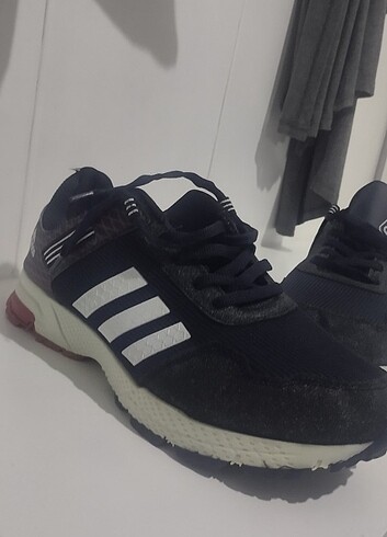 Adidas Adisas